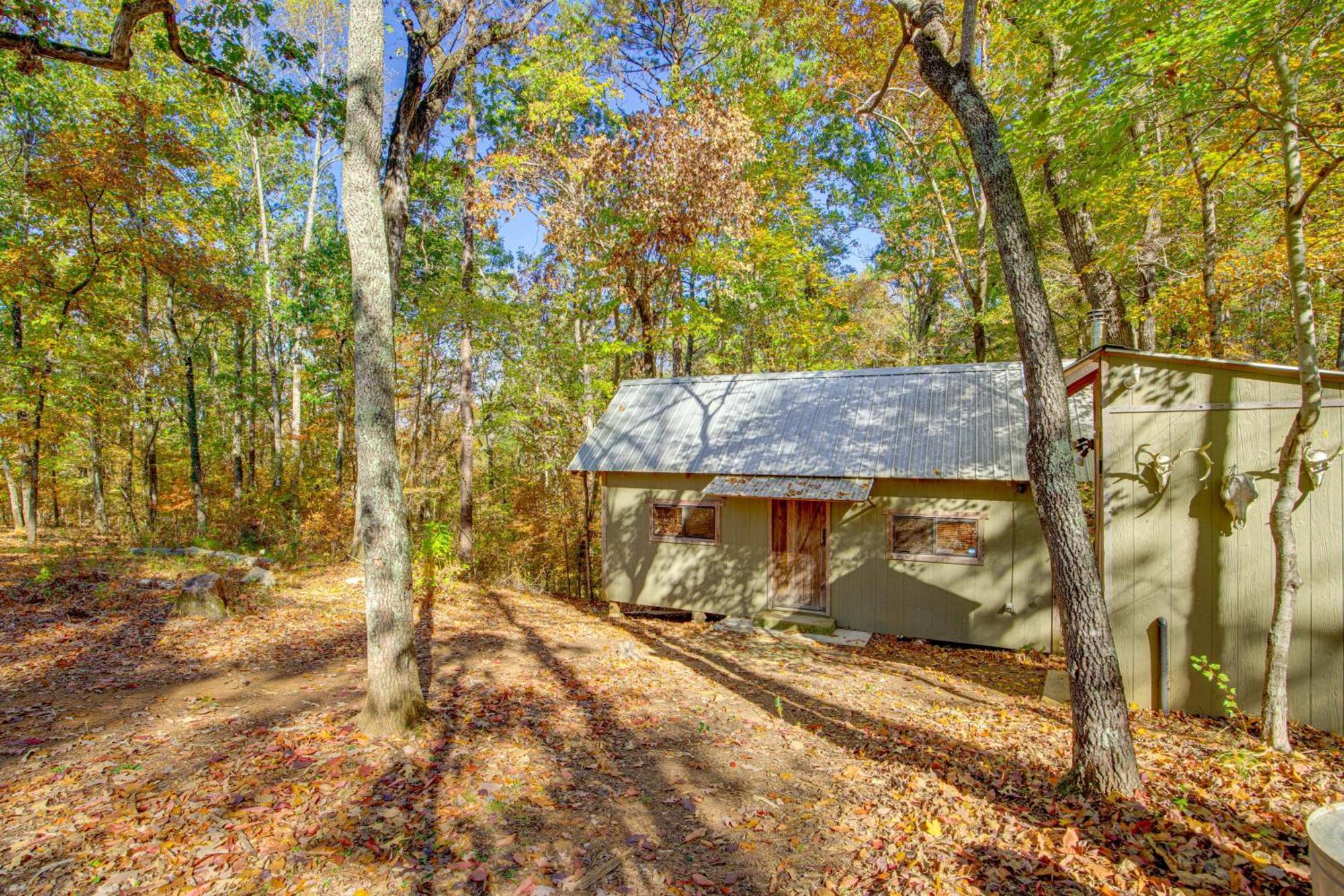 Secluded Tallassee Cabin With Fire Pit And Porch! Exterior foto