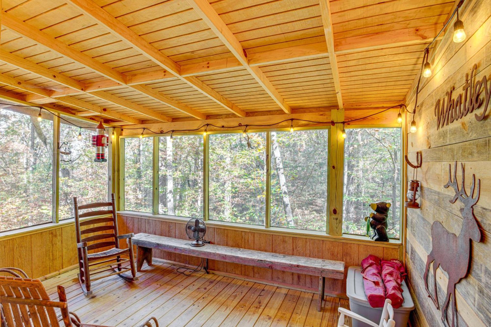 Secluded Tallassee Cabin With Fire Pit And Porch! Exterior foto