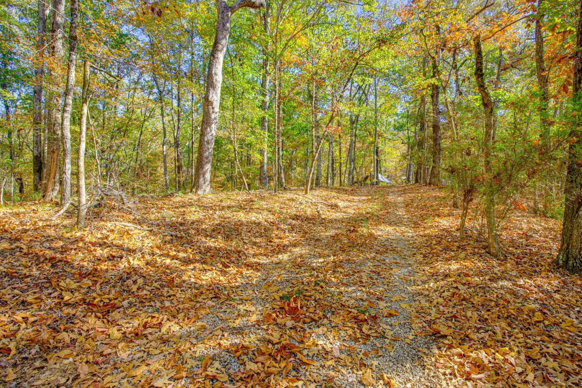 Secluded Tallassee Cabin With Fire Pit And Porch! Exterior foto