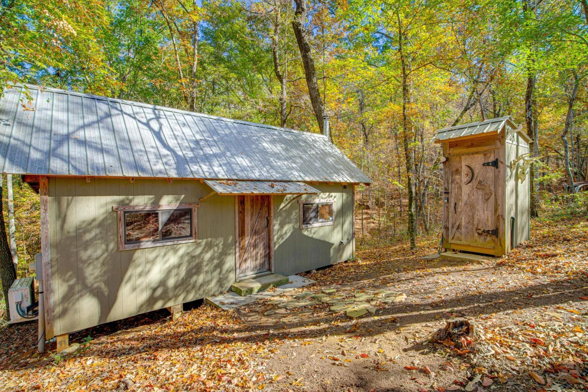 Secluded Tallassee Cabin With Fire Pit And Porch! Exterior foto