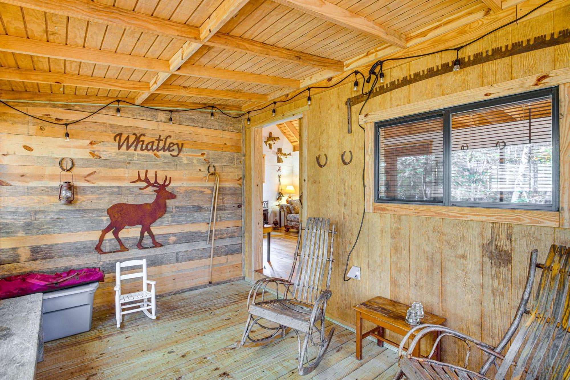 Secluded Tallassee Cabin With Fire Pit And Porch! Exterior foto