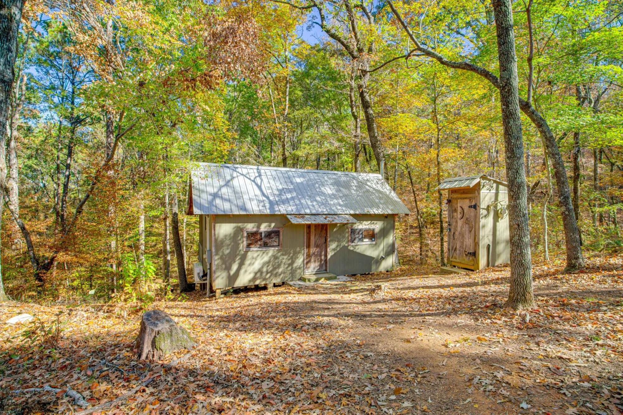 Secluded Tallassee Cabin With Fire Pit And Porch! Exterior foto