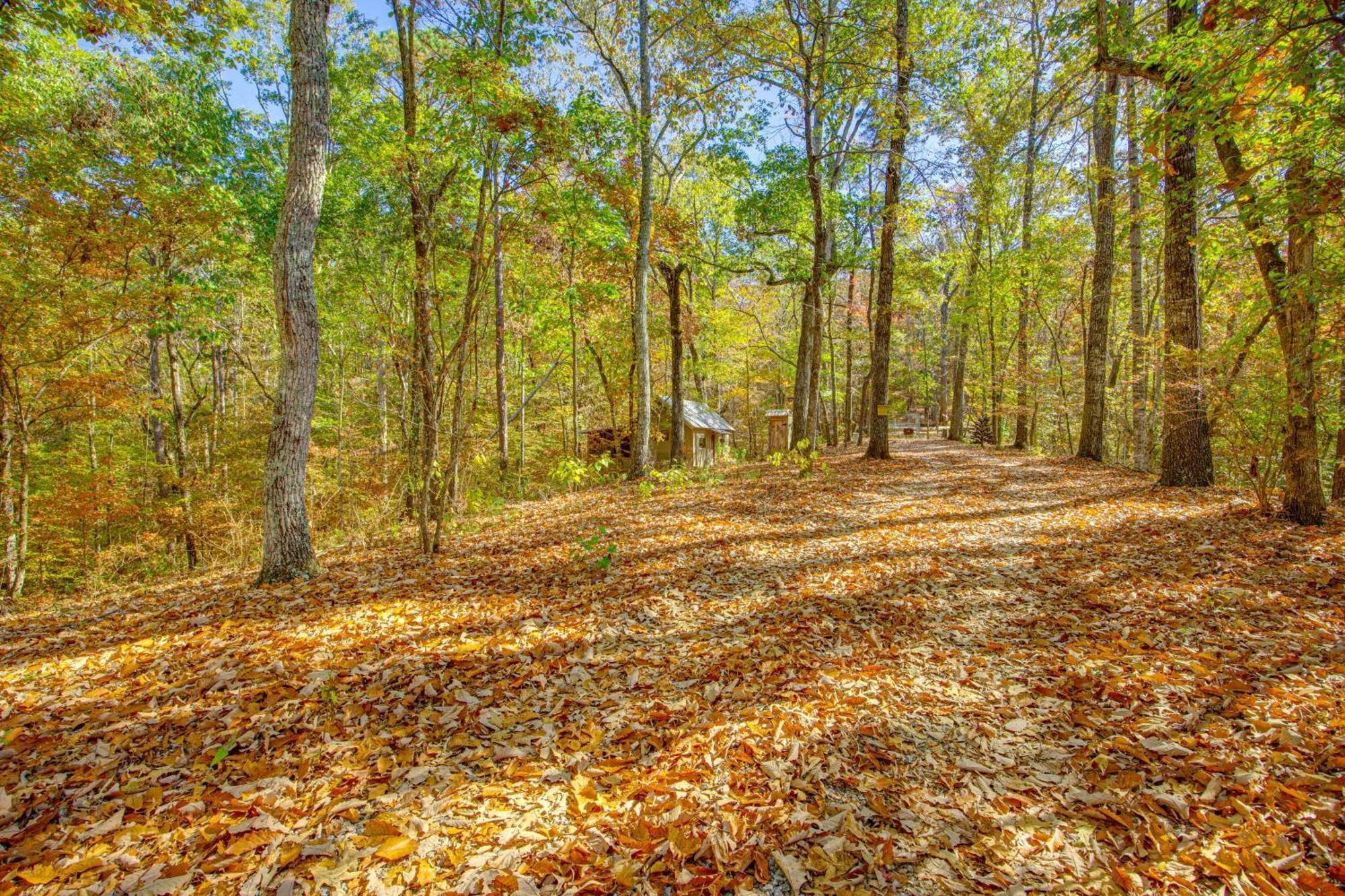 Secluded Tallassee Cabin With Fire Pit And Porch! Exterior foto